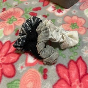 4 pack scrunchies